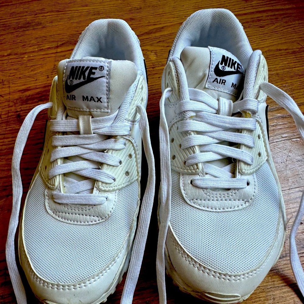 White Nike Air shoes used only a handful of time
